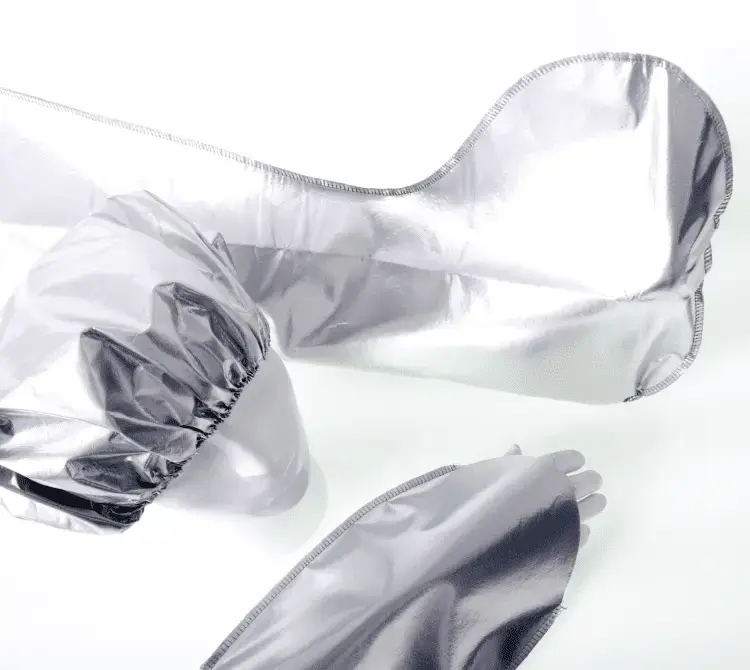 Mannequin wearing Thermawrap Mannequin wearing Thermawrap