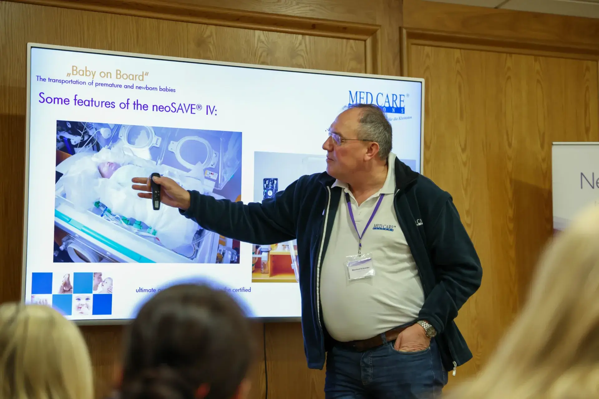 Neonatal distributor presenting